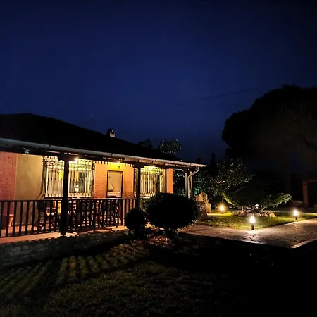 בית נופש Blue Scent Villa - Private Magnificent Garden Escape