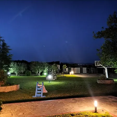 בית נופש Blue Scent Villa - Private Magnificent Garden Escape *