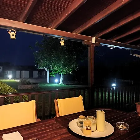 בית נופש Blue Scent Villa - Private Magnificent Garden Escape