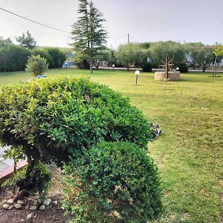 בית נופש Blue Scent Villa - Private Magnificent Garden Escape נאה פוטידאה